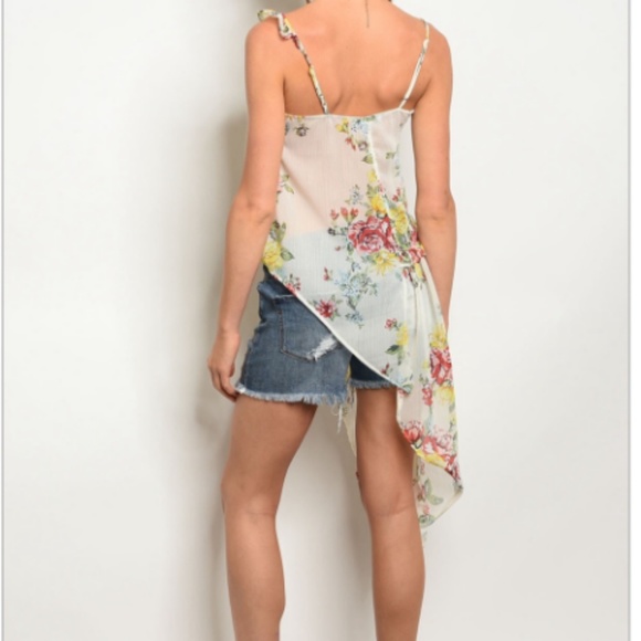 CHIFFON ASYMMETRICAL HEM FLORAL TOP - Picture 2 of 4
